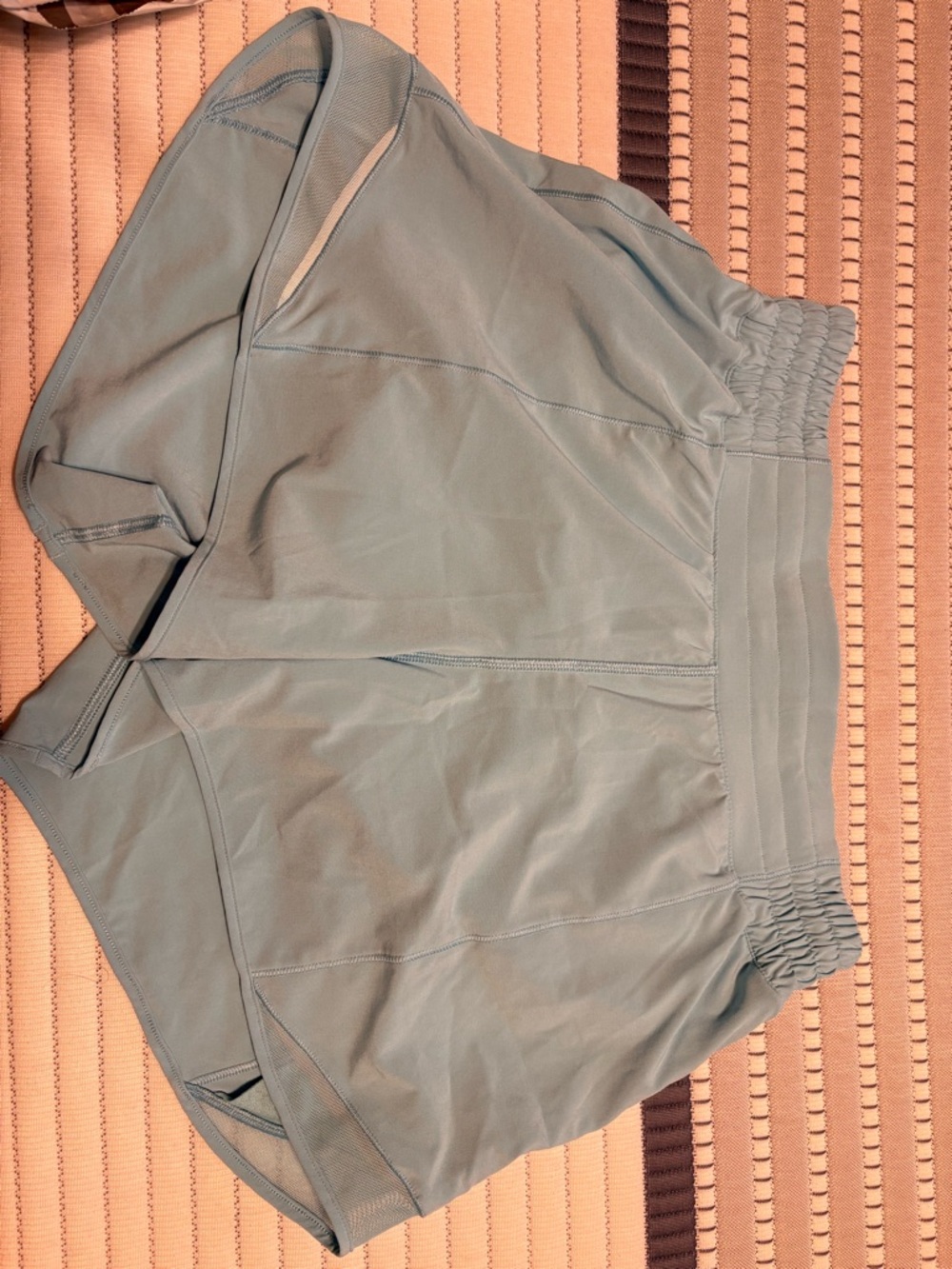 Lululemon Hotty Hot 4” high rise shorts